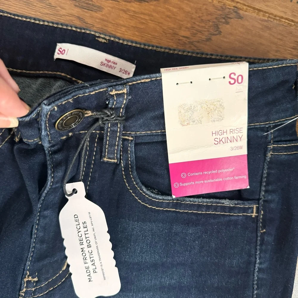 SO High Rise Skinny Jeans Women’s Juniors 3/26W Dark Wash Distressed Destroyed - Picture 3 of 4